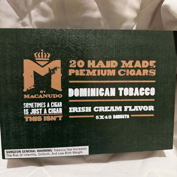 Macanese Dominican Wooden Cigar Box 8.5x6x2.25” - Picture 1 of 7